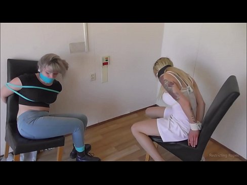 ❤️ Viciado / amarrado e amordaçado / donzela em apuros Porno real vídeo em porno pt.mathem-1-class.ru ❤