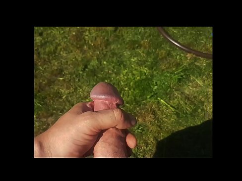 ❤️ A boazona fica com a rata rosa fodida e ejacula com um esguicho num jardim de Verão Porno real vídeo em porno pt.mathem-1-class.ru ❤